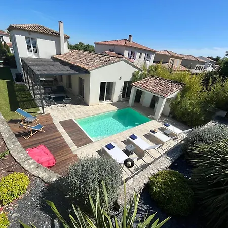 Climatisee Avec Piscine A St Remy Villa